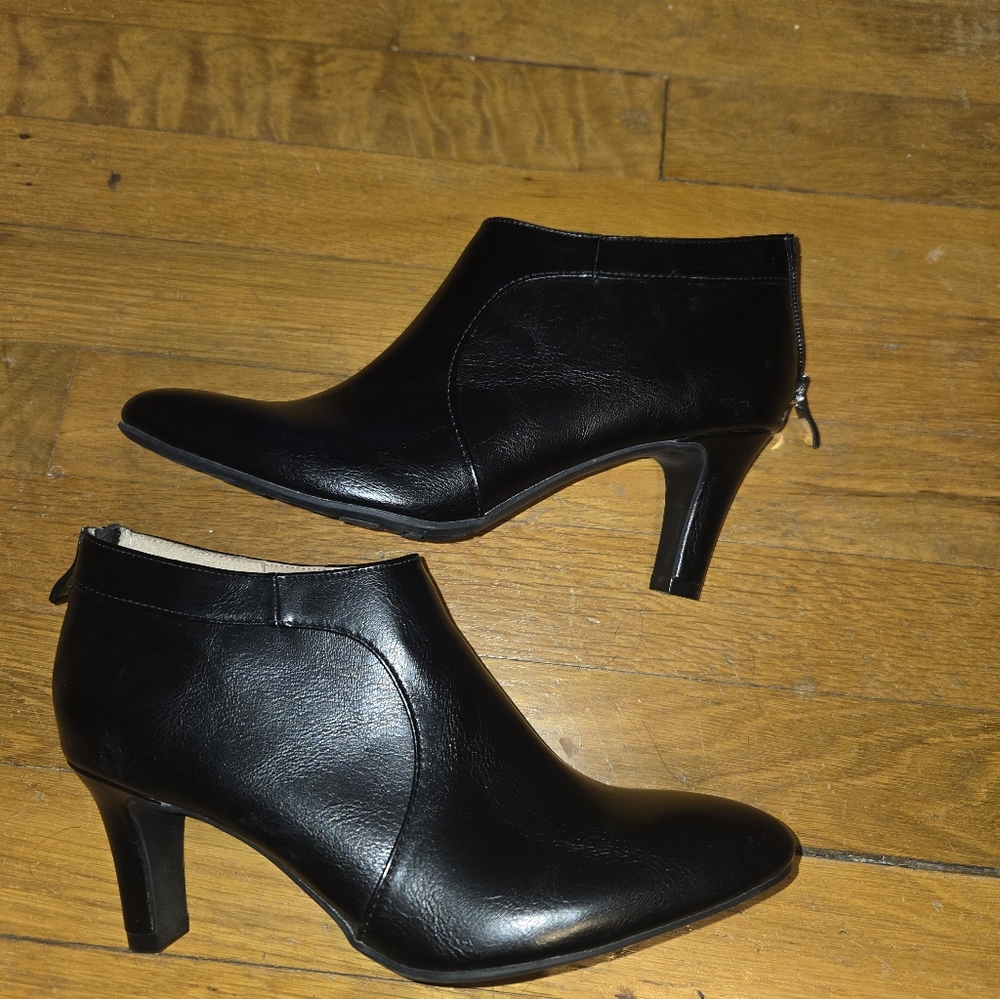 Lifestride Booties 7.5W